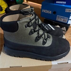 Hey Dude Tonya Echo Sheild women’s winter boots size 10 NEW